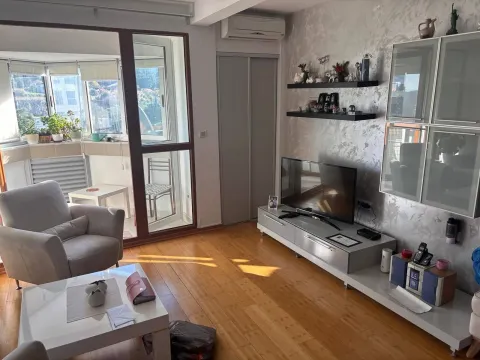 Izdavanje, dvosoban stan, 66m², Momišići, Podgorica - image 8