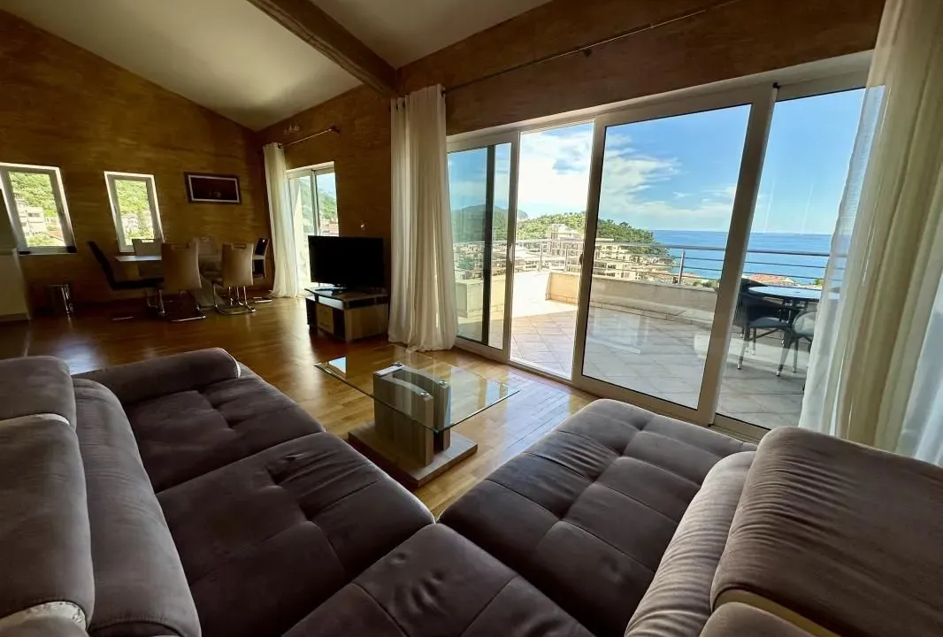 Sale, two bedroom apartment, 105m², Petrovac, Budva