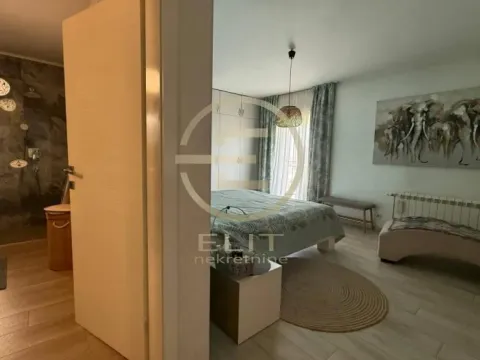 Prodaja, kuća, 273m², Petrovaradin, Novi Sad - image 30