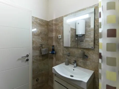 Sale, three bedroom apartment, 189m², Budva, Crna Gora - image 16