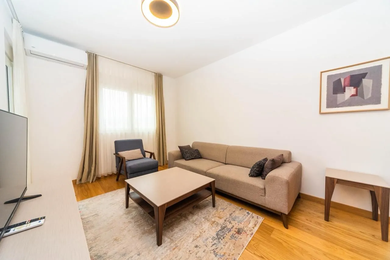 Rent, apartment, 44m², Central Point, Podgorica