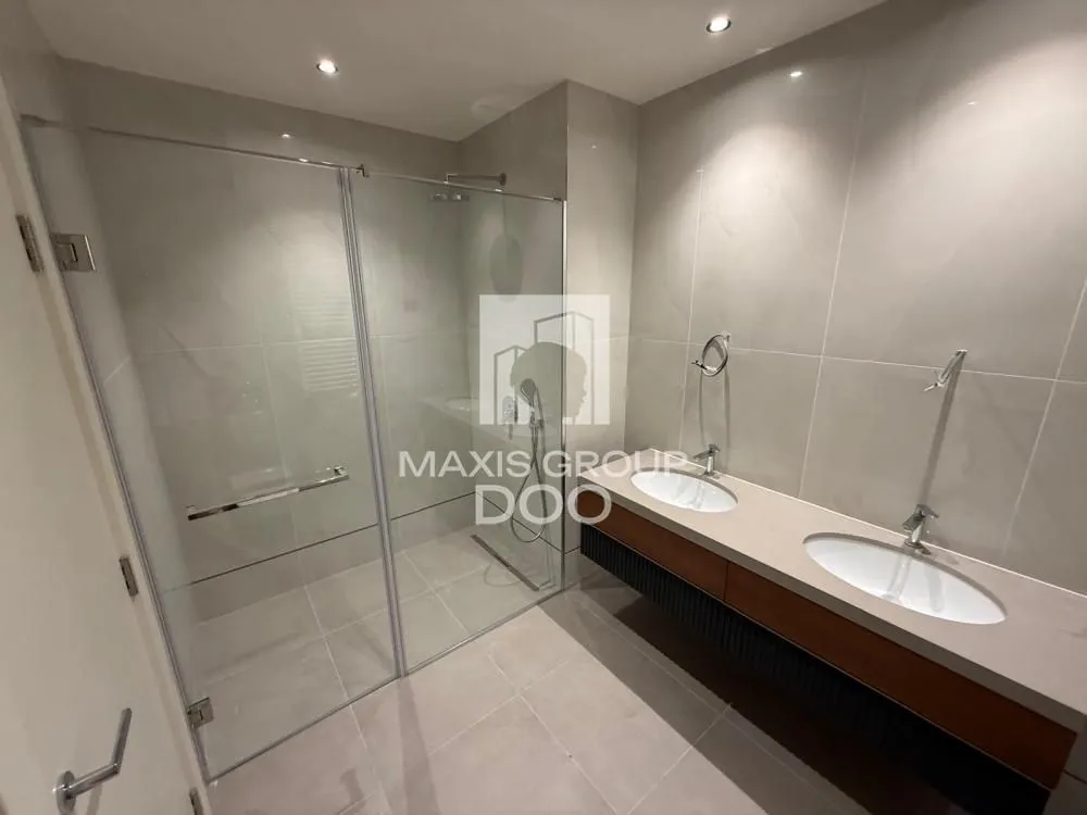Prodaja, četvorosoban stan, 150m², Savski Venac, Beograd