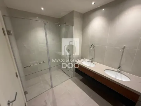 Prodaja, četvorosoban stan, 150m², Savski Venac, Beograd - image 16
