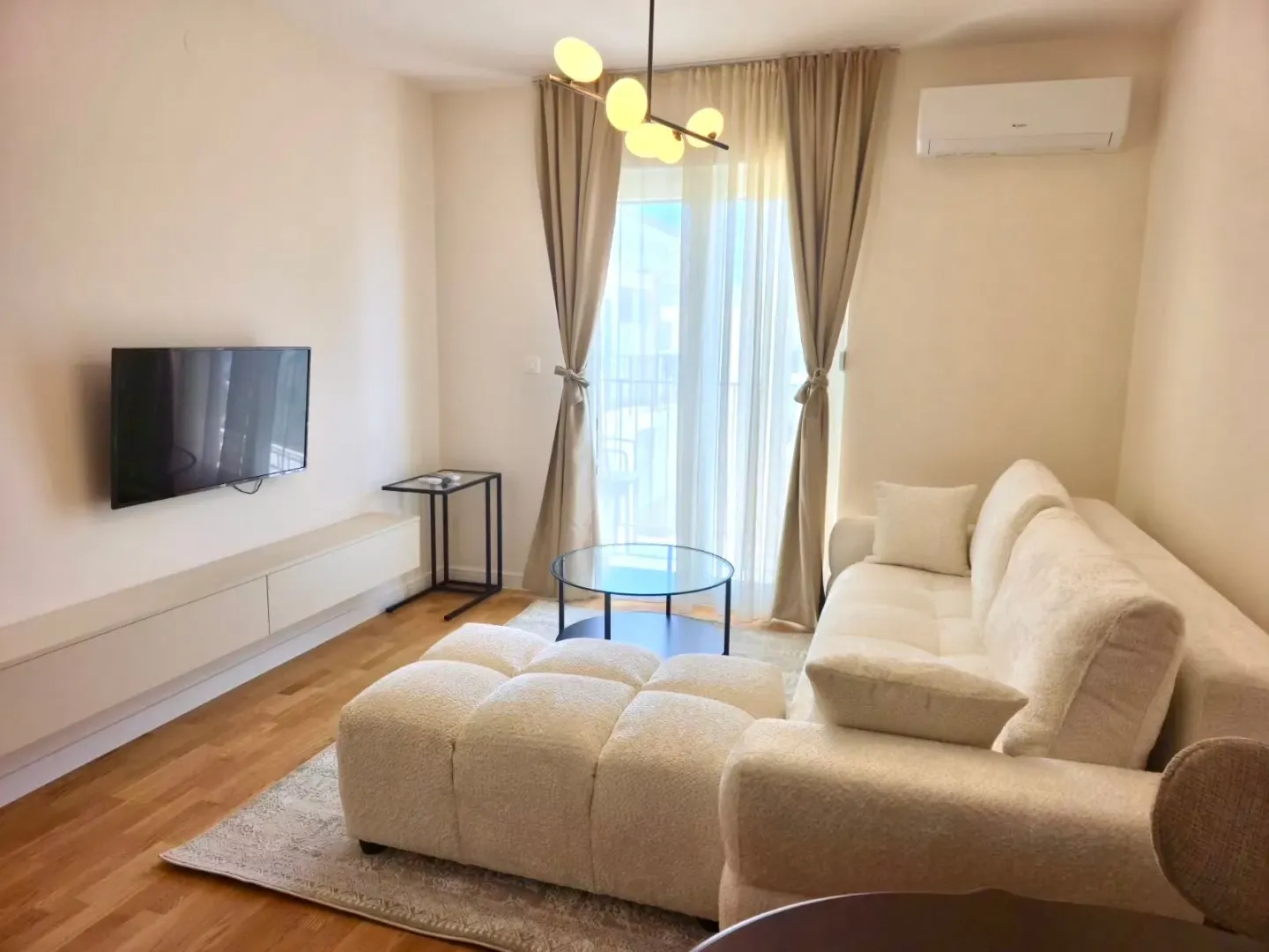 Rent, one bedroom apartment, 40m², Pobrežje, Podgorica