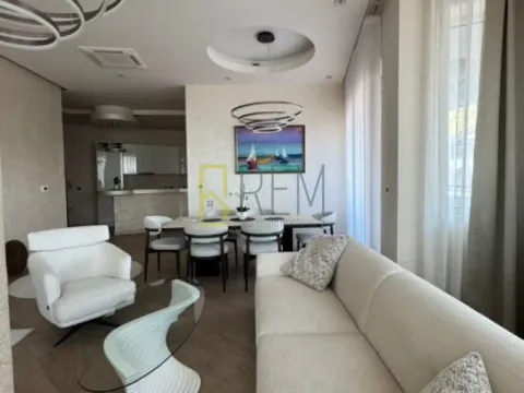 Rent, two bedroom apartment, 117m², Budva, Crna Gora - image 2