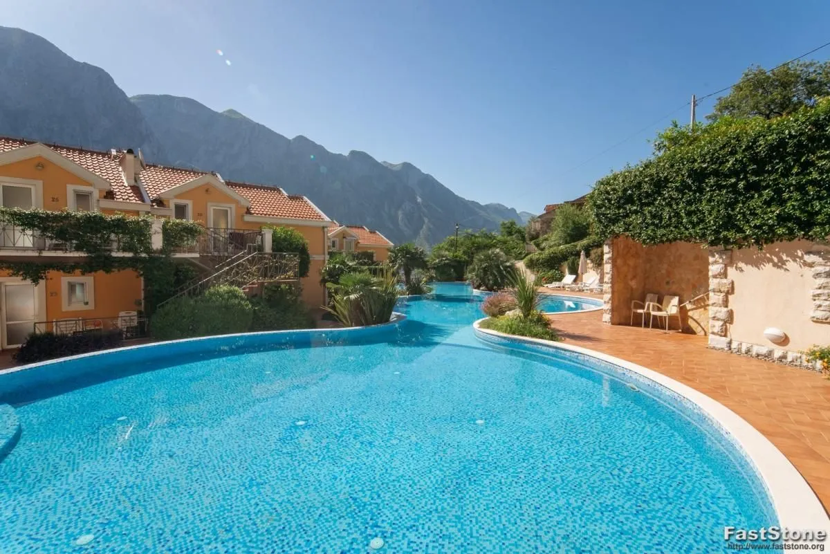 Prodaja, dvosoban stan, 63m², Orahovac, Kotor