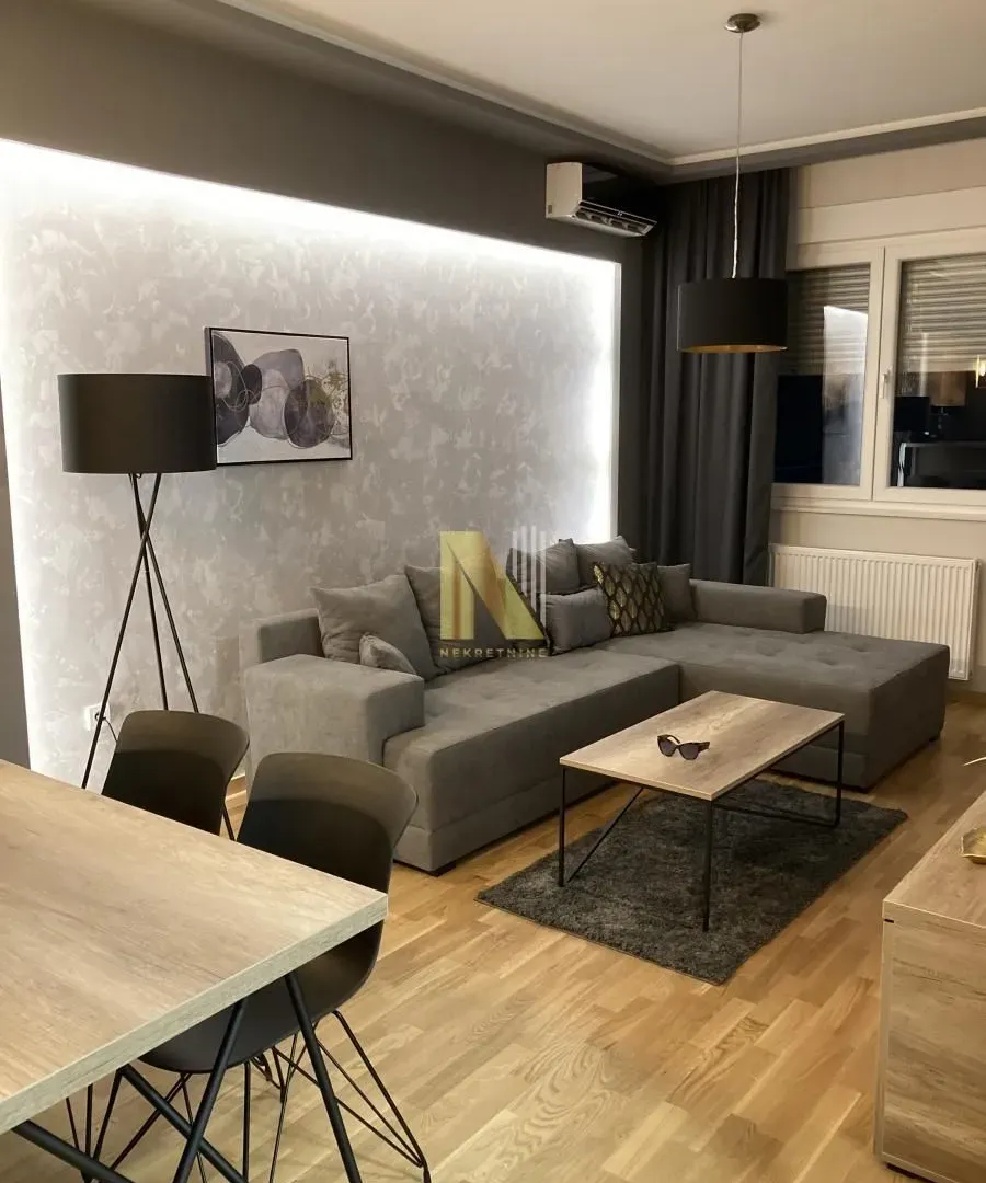 Izdavanje, trosoban stan, 57m², Kej, Novi Sad Sve Podlokacije