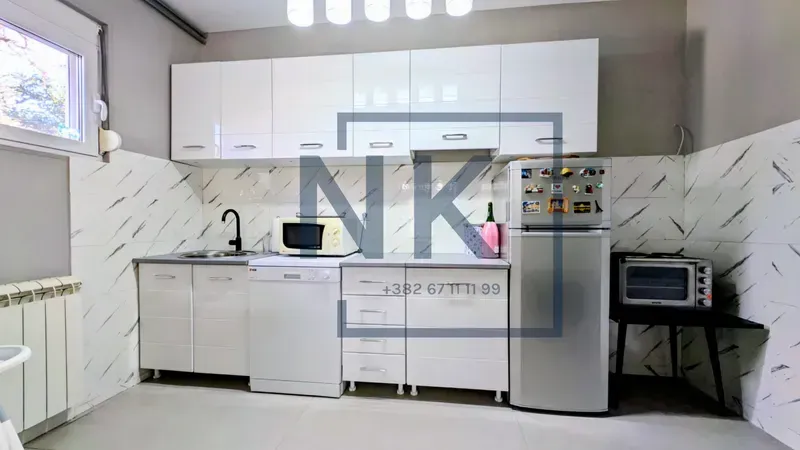Prodaja, kuća, 350m², Vranići, Podgorica