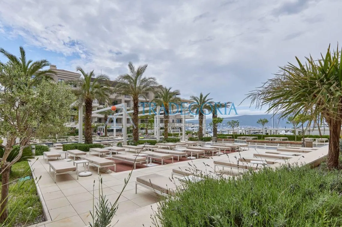 Prodaja, trosoban stan, 192m², Tivat, Crna Gora