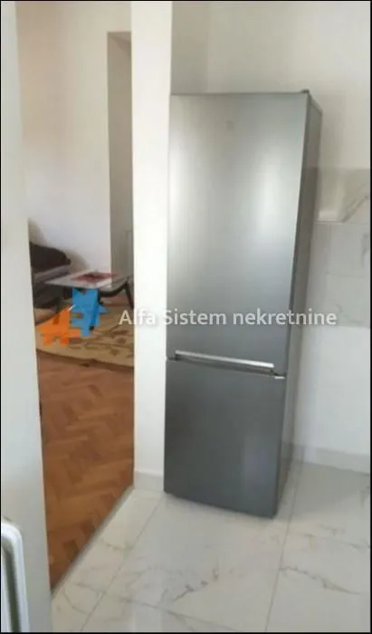 Izdavanje, trosoban stan, 80m², Savski Venac, Beograd