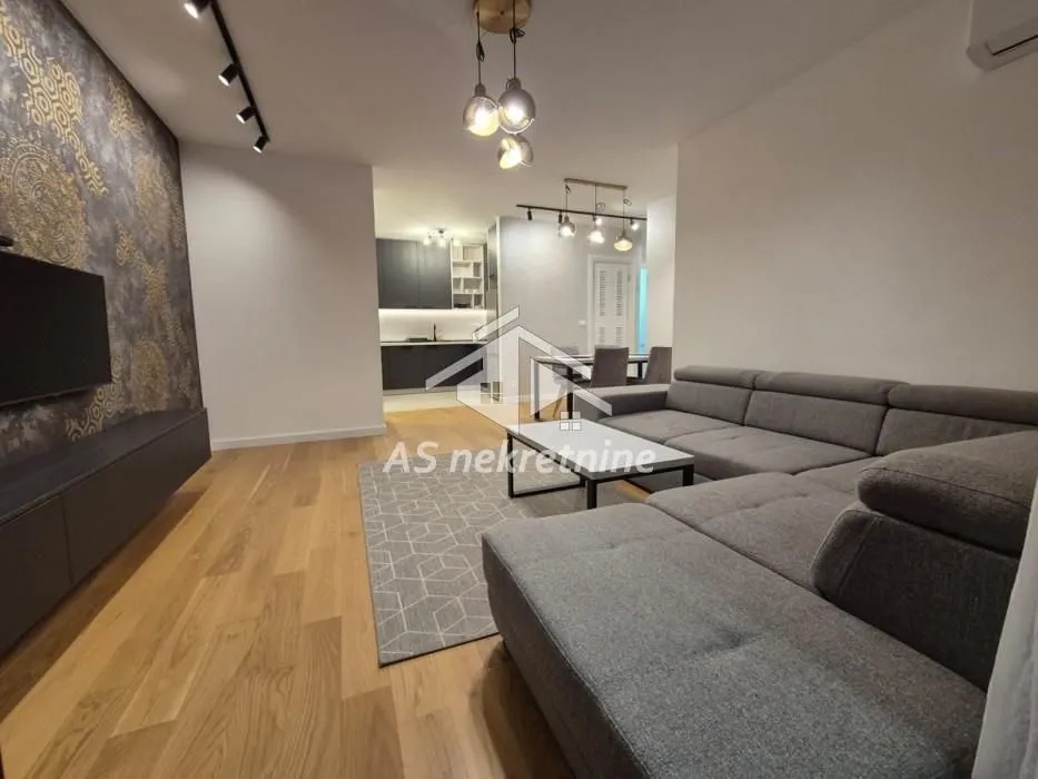 Izdavanje, trosoban stan, 95m², Trošarina, Voždovac Sve Podlokacije