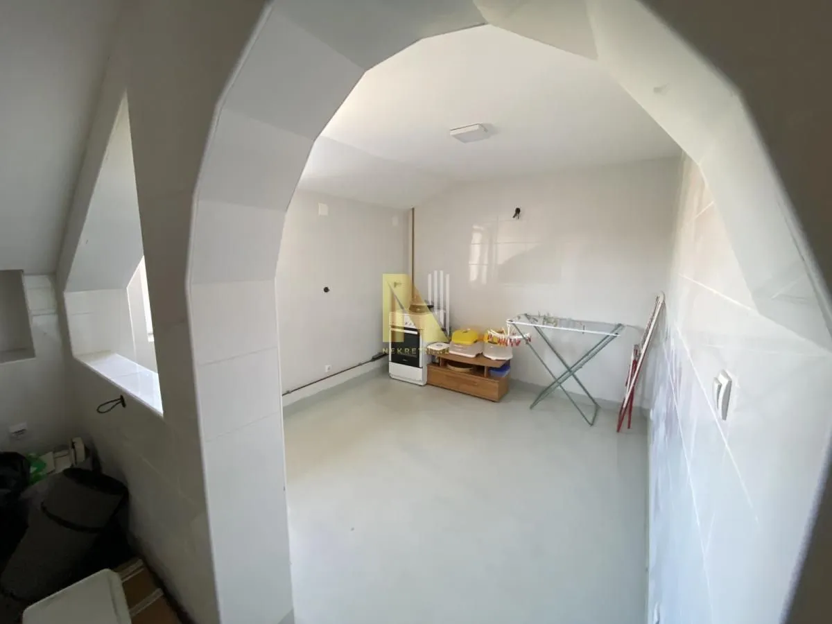 Prodaja, kuća, 224m², Kać, Novi Sad Sve Podlokacije