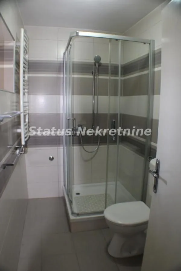 Prodaja, kuća, 307m², Sremska Kamenica, Petrovaradin