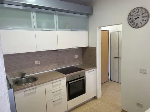 Izdavanje, jednosoban stan, 84m², Bonići, Tivat - image 8