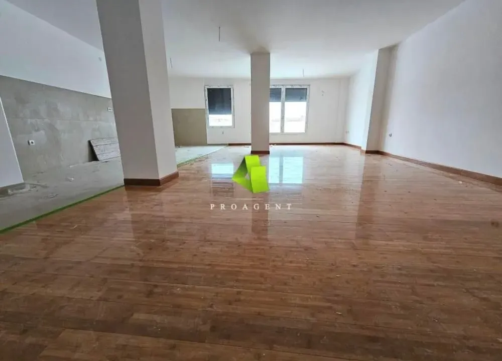 Sale, three bedroom apartment, 183m², Pantelej, Niš