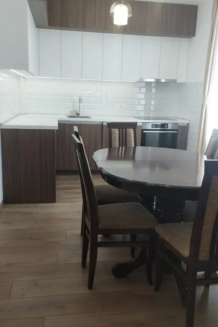 Izdavanje, trosoban stan, 100m², Zagorič, Podgorica