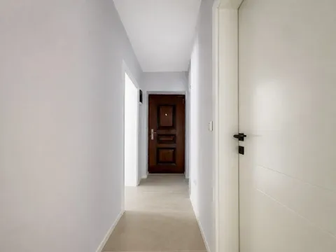 Sale, one bedroom apartment, 52m², Bečići, Budva - image 4