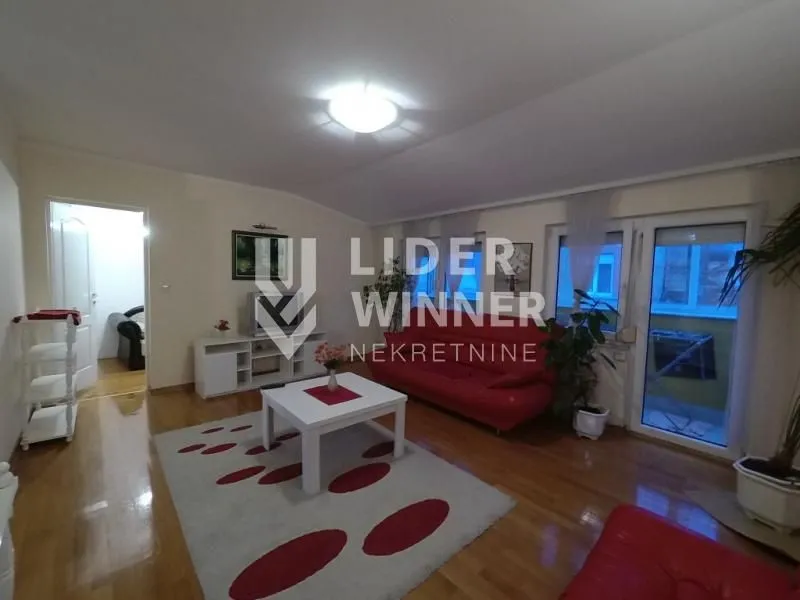 Prodaja, trosoban stan, 85m², Kalenić Pijaca, Vračar Sve Podlokacije