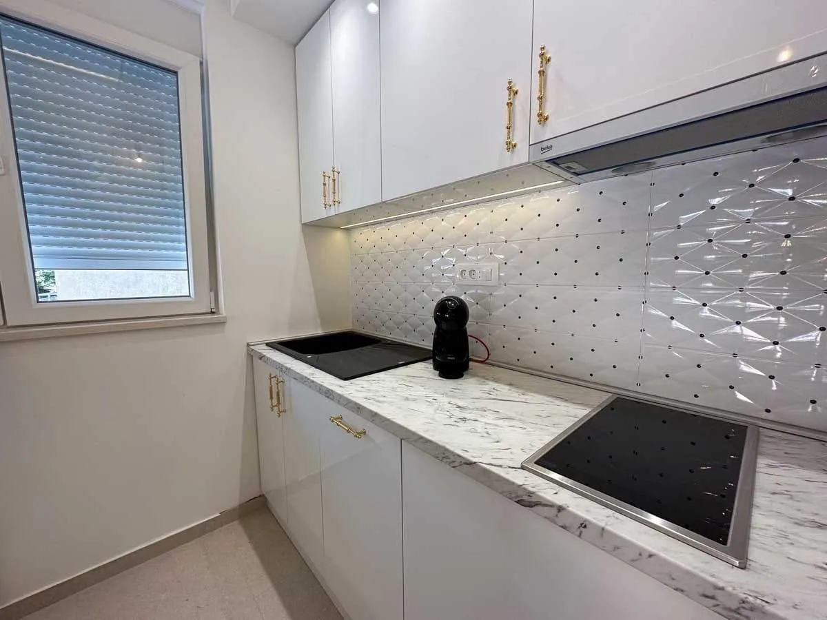 Rent, one bedroom apartment, 53m², Centar, Tivat