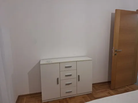 Izdavanje, jednosoban stan, 54m², Kalimanj, Tivat - image 6