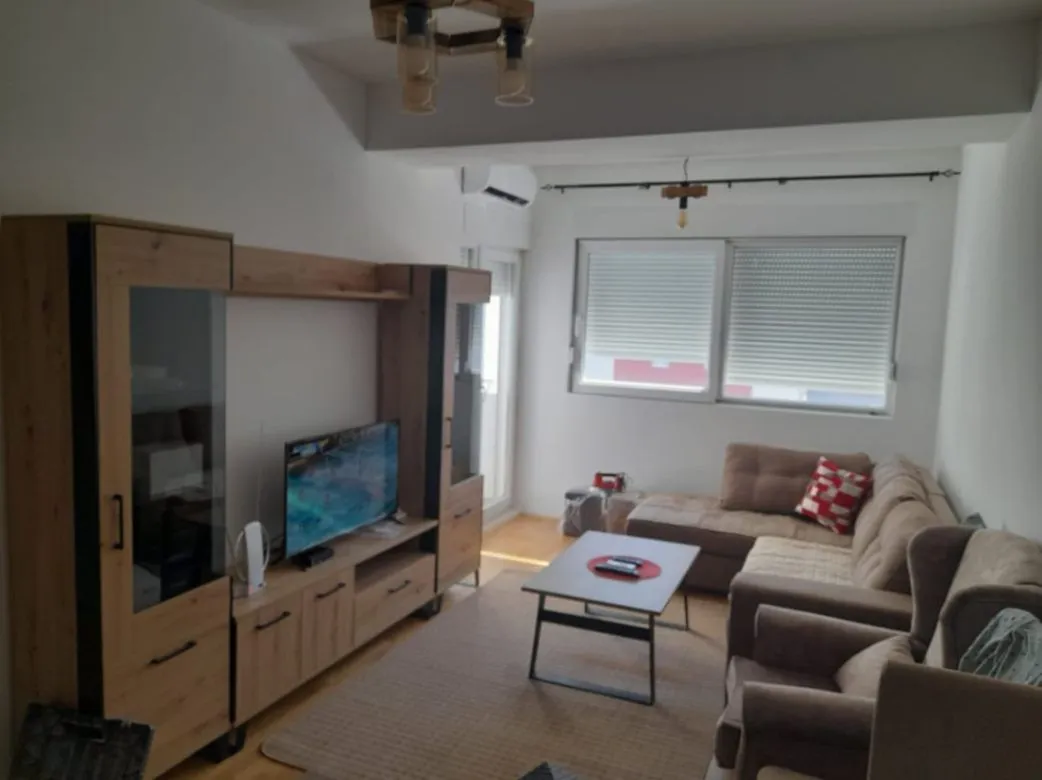 Izdavanje, jednosoban stan, 44m², Stari Aerodrom, Podgorica