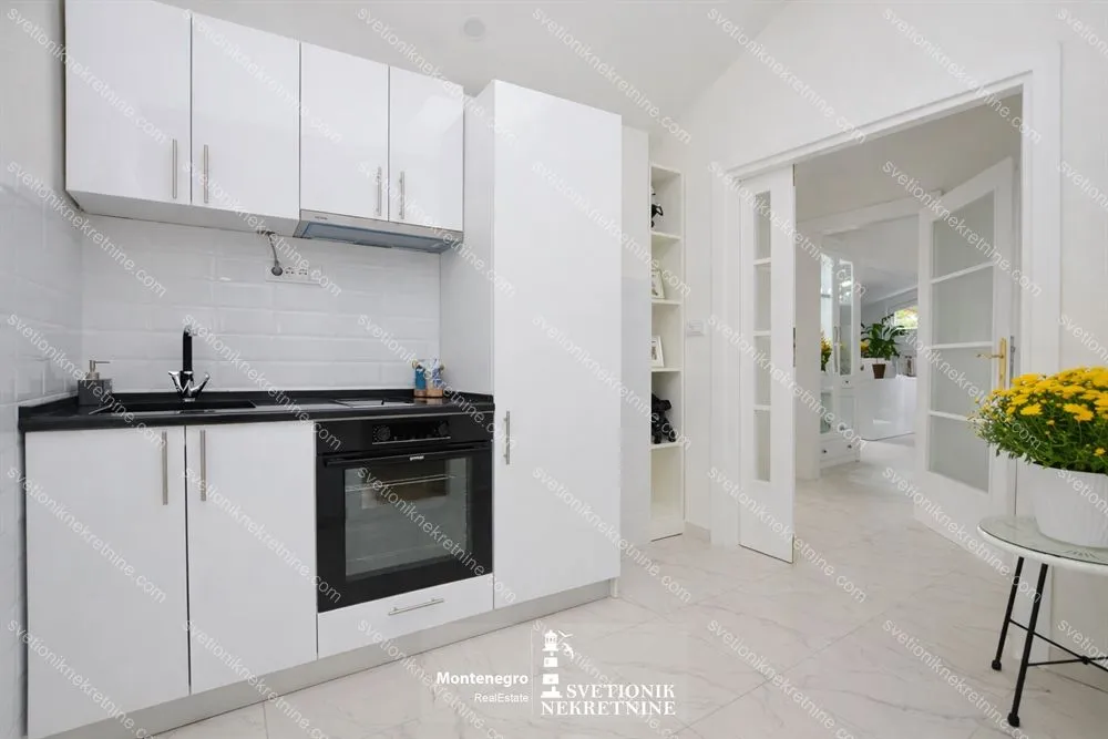 Prodaja, dvosoban stan, 98m², Igalo, Herceg Novi