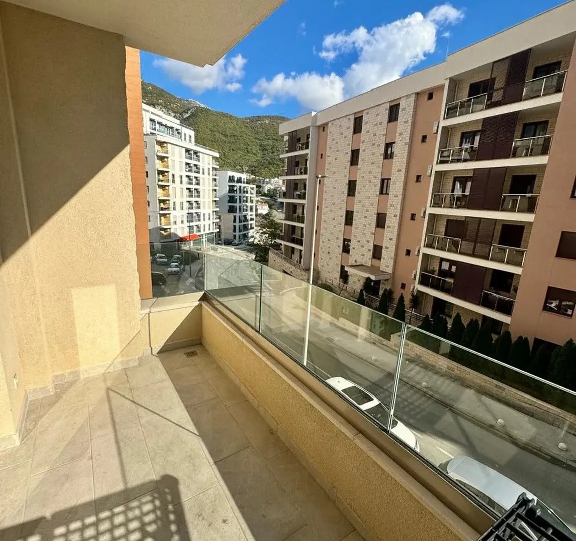 Sale, two bedroom apartment, 59m², Bečići, Budva