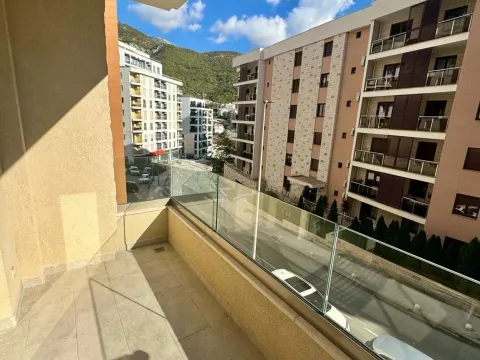 Sale, two bedroom apartment, 59m², Bečići, Budva - image 2