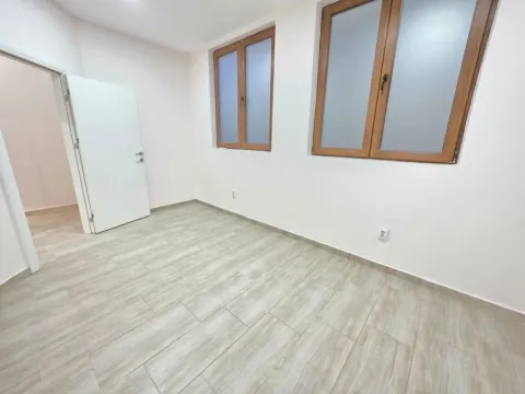 Izdavanje, poslovni prostor, 55m², Tološka šuma, Podgorica - image 6