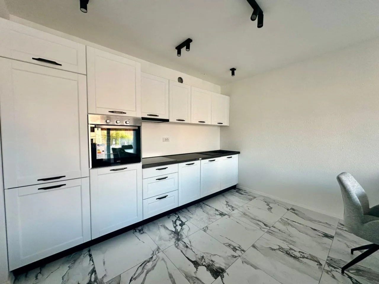 Prodaja, trosoban stan, 85m², Luštica, Tivat