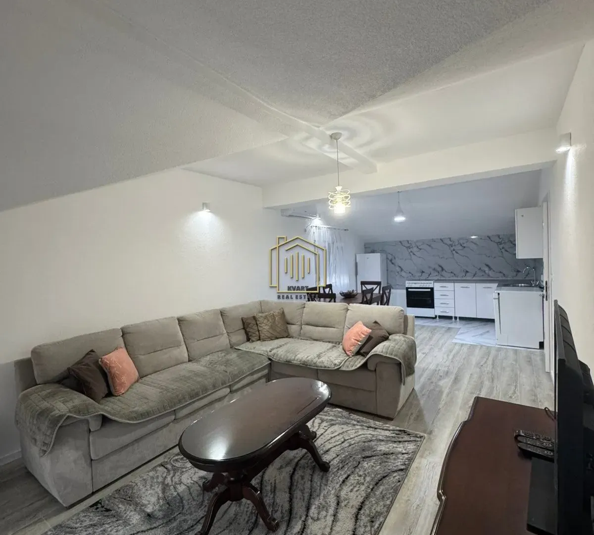 Izdavanje, dvosoban stan, 100m², Donja Gorica, Podgorica