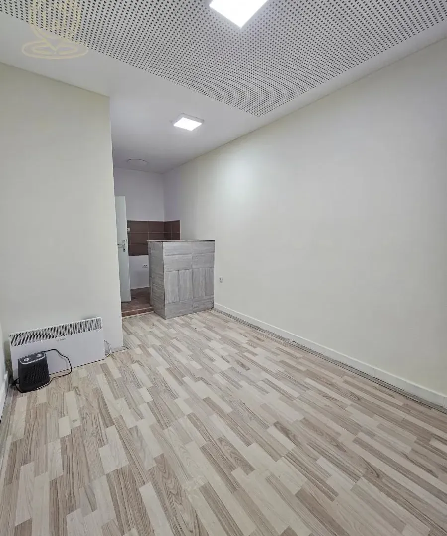 Prodaja, poslovni prostor, 18m², Centar, Kragujevac