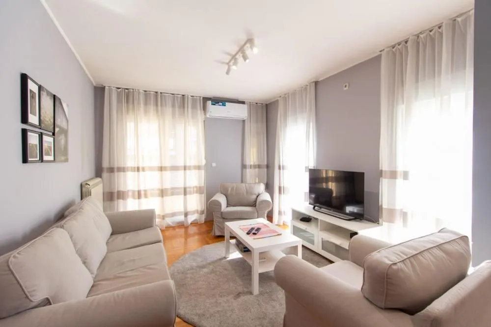 Rent, two bedroom apartment, 46m², Vračar Hram, Vračar Sve Podlokacije