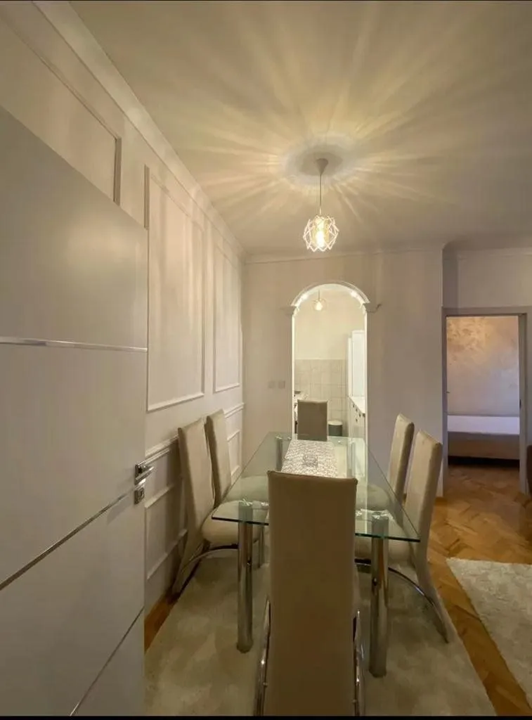 Izdavanje, trosoban stan, 80m², Stari Aerodrom, Podgorica