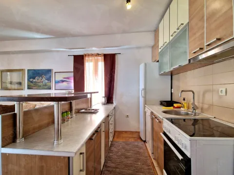 Rent, three bedroom apartment, 90m², Budva, Crna Gora - image 7