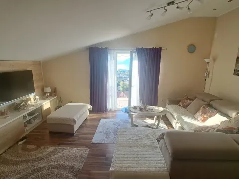 Izdavanje, trosoban stan, 106m², Tivat, Crna Gora - image 15