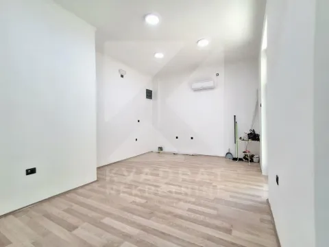 Rent, office space, 64m², Blok 7, Podgorica - image 4