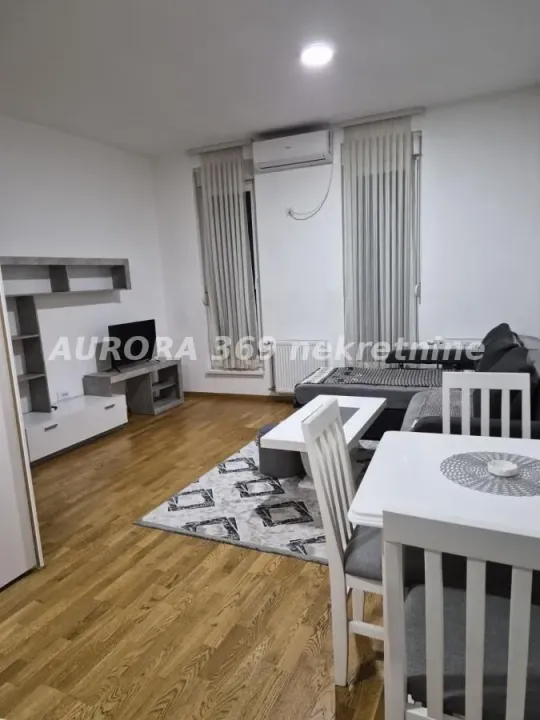 Rent, studio apartment, 30m², Stari grad, Novi Sad