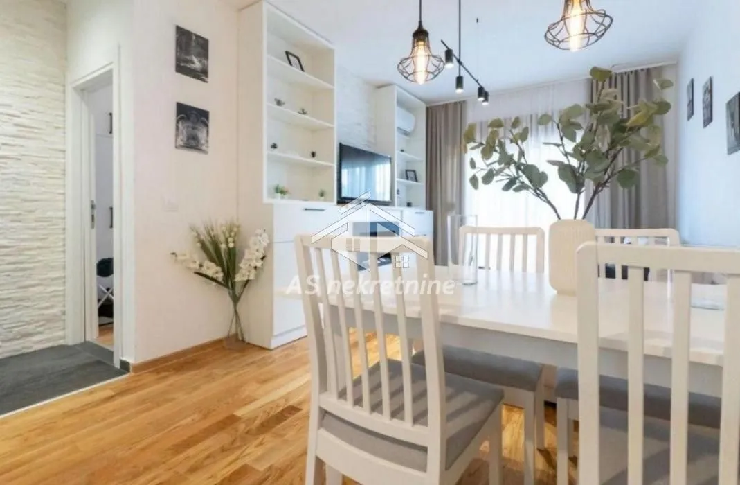 Rent, two bedroom apartment, 43m², Južni Bulevar, Vračar Sve Podlokacije