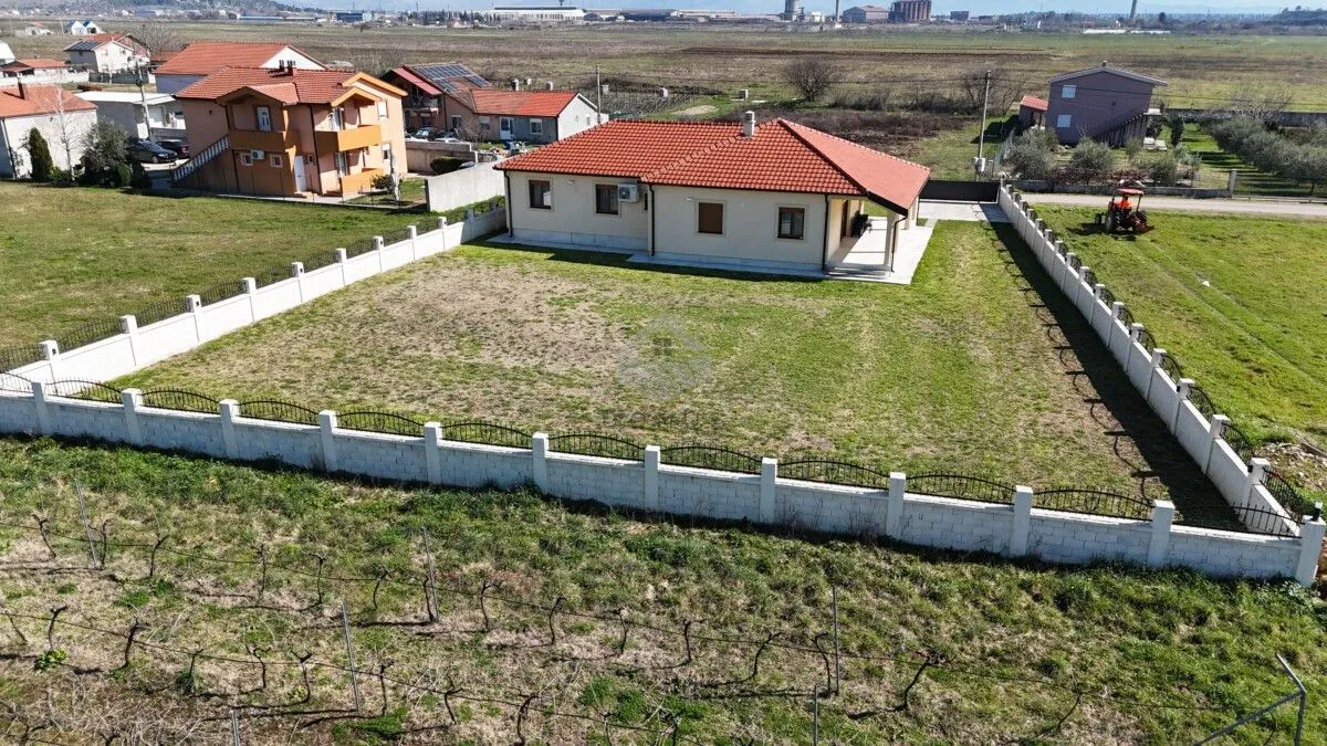 Rent, house, 200m², Kokoti, Podgorica
