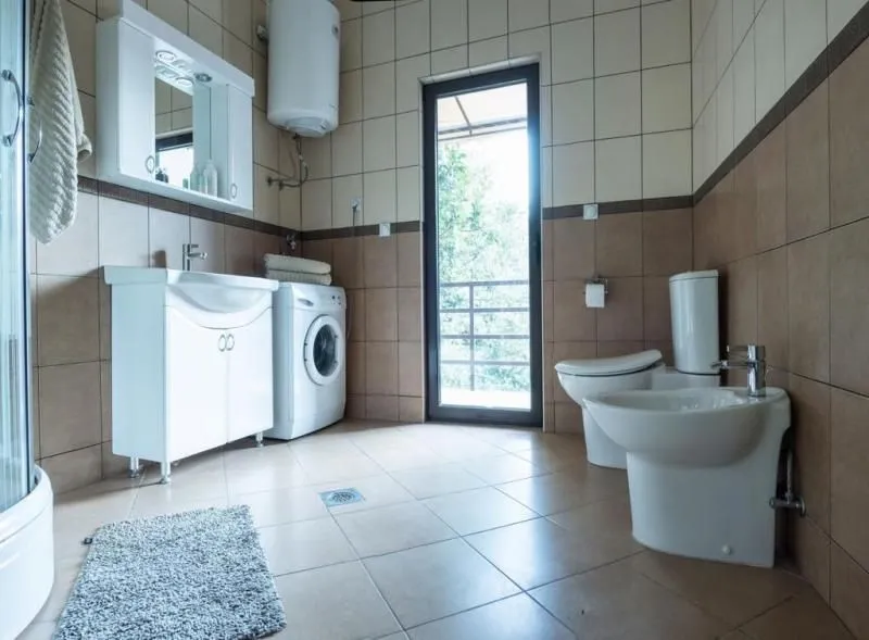 Prodaja, četvorosoban stan, 180m², Kotor, Crna Gora