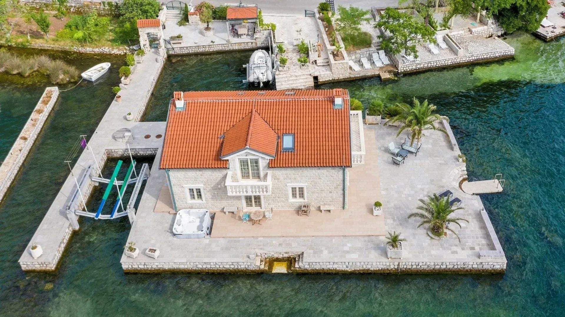 Sale, house, 165m², Ljuta, Kotor