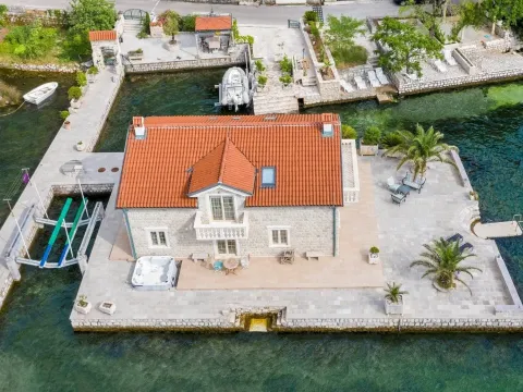 Sale, house, 165m², Ljuta, Kotor - image 2