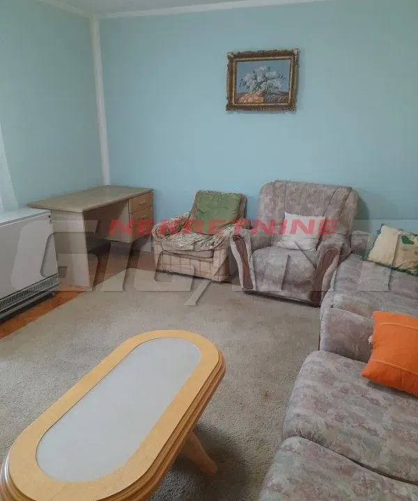 Izdavanje, trosoban stan, 90m², Resnik, Beograd