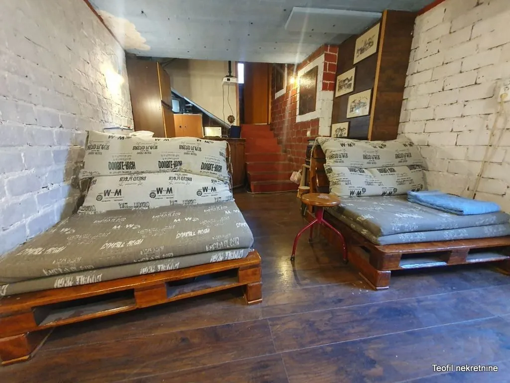 Sale, house, 220m², Cvetkova Pijaca, Zvezdara Sve Podlokacije