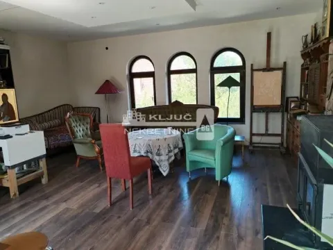 Prodaja, kuća, 2940m², Miljakovac, Rakovica - image 3