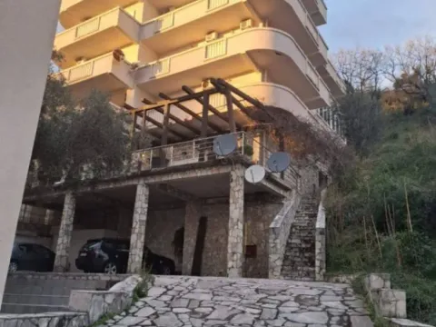Sale, one bedroom apartment, 56m², Petrovac, Budva - image 8