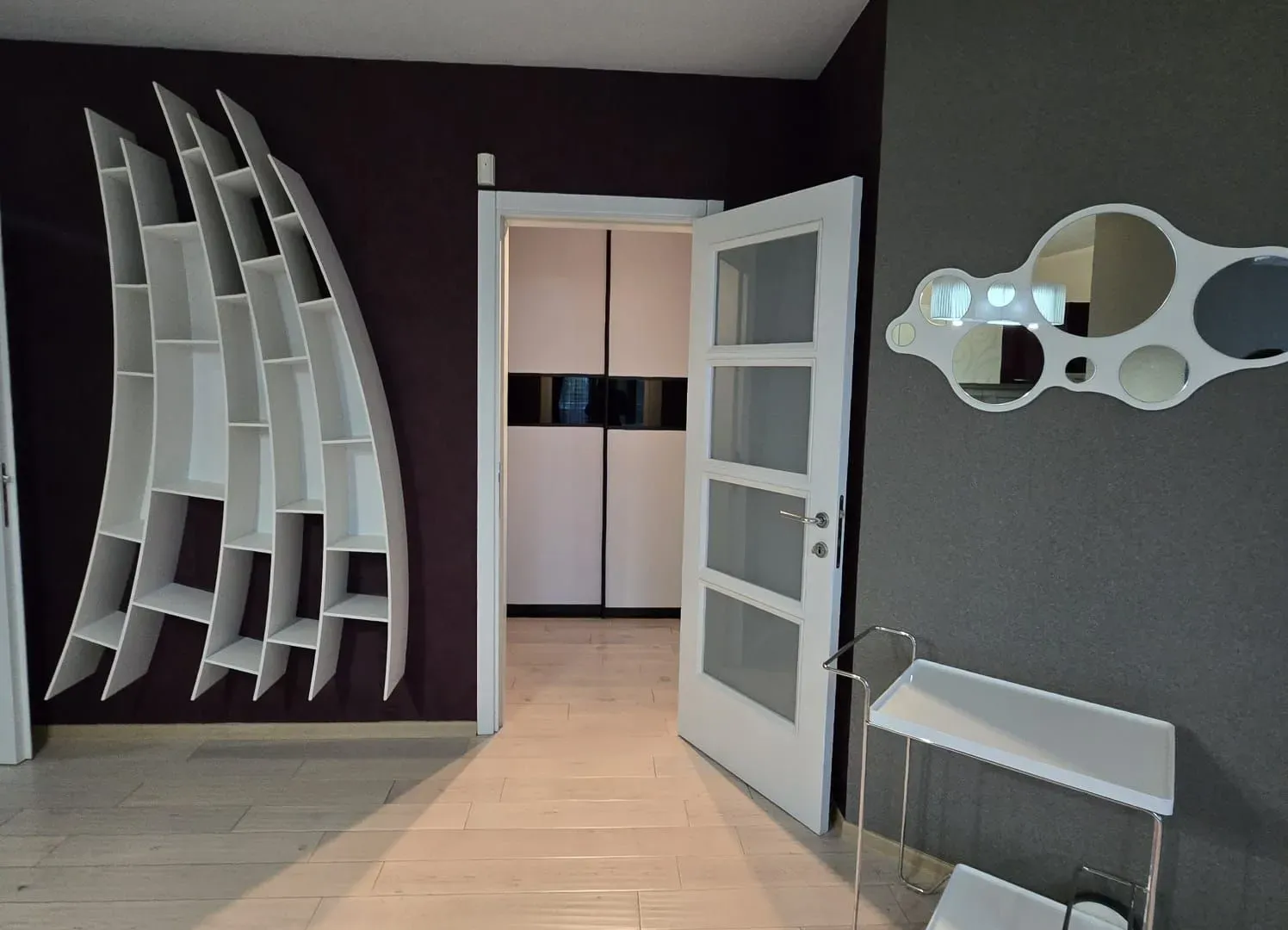 Izdavanje, trosoban stan, 140m², Preko Morače, Podgorica