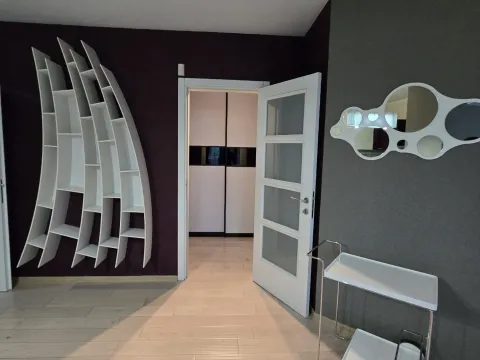 Izdavanje, trosoban stan, 140m², Preko Morače, Podgorica - image 20