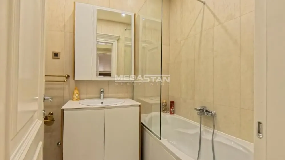 Rent, four bedroom apartment, 107m², Stari Grad, Beograd